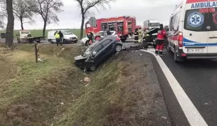 Wypadek koło Gościsławia. Są poszkodowani