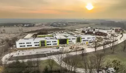 Budowa SP nr 1 na Winnej Górze na finiszu