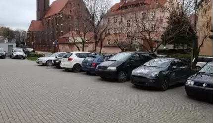 Uwaga kierowcy! Przeparkujcie auta