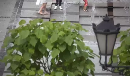 Fontanna na średzkim rynku nieco później, ale działa. Jednak...