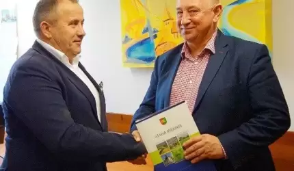 Podpisano umowę na budowę ścieżki rowerowej w gminie Miękinia