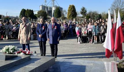 Z dumą i wdzięcznością - obchody Narodowego Święta Niepodległości w Kostomłotach