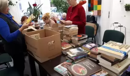 Podopieczni Dziennego Domu Seniora dziękują za książki