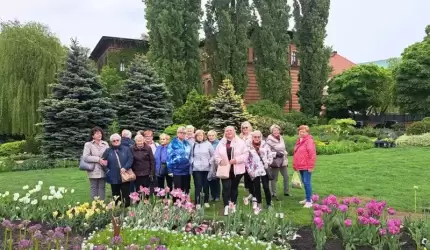 Seniorki w poszukiwaniu piękna natury