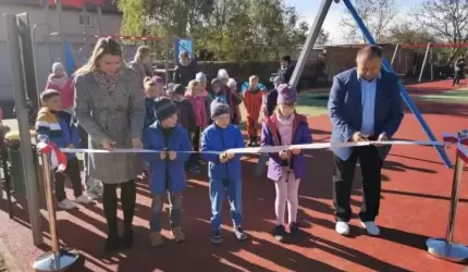 Nowy plac zabaw w Pisarzowicach uroczyście otwarty