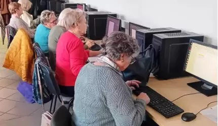 Trwa projekt wolontariacki "Zajęcia komputerowe dla seniorów"