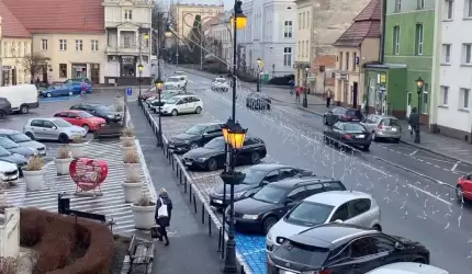 Kto włącza w dzień lampy uliczne Tauron?