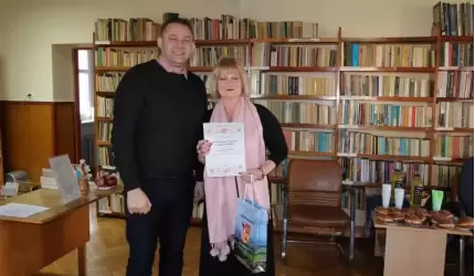 Przekazanie nagród za udział w Walentynkowym Konkursie Literackim