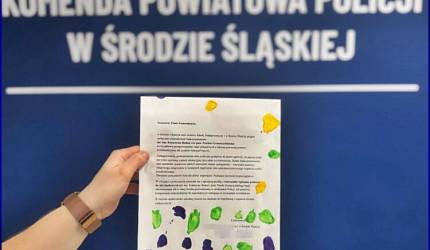 Uczniowie ze Szkoły Podstawowej nr 1 dziękują policjantom za wartościowe zajęcia edukacyjne