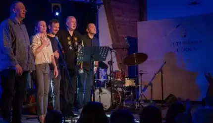 Wyjątkowy koncert w Kulturalnej Stodole. Do Lutyni zawitało “Babie lato”