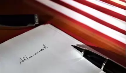 Jak znaleźć odpowiedniego adwokata?