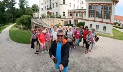 Klub Seniora z wizytą w Kotlinie Jeleniogórskiej