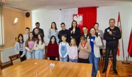 "Młodsi sprawdzają, czy starsi tabliczkę mnożenia znają". Dzień Tabliczki Mnożenia w Udaninie