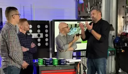 Mechanik z TVN Turbo wystawił Forda Mustanga na aukcji Bidcar.pl