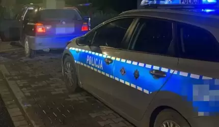 Jechał samochodem pomimo zakazu i z cofniętym licznikiem. Wpadł podczas kontroli drogowej