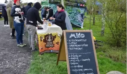 Wiosenny kiermasz w sadzie Owoce Lutyni [galeria]