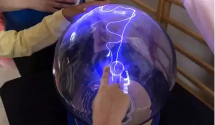 Naukobus z Centrum Nauki Kopernik w Mieczkowie