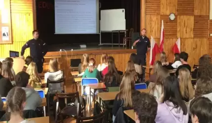 Odpowiedzialność prawna nieletnich – spotkanie policjantów z uczniami Powiatowego Zespołu Szkół