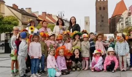 Średzkie przedszkolaki witają jesień