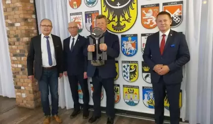 Bogusław Krasucki z tytułem „Zasłużony dla Gminy” – jednogłośna decyzja radnych na wniosek burmistrza