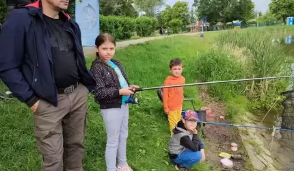 Zawody wędkarskie z okazji Dnia Dziecka
